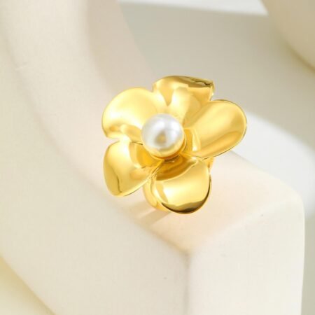WR470 Golden Luxury Ring for Women