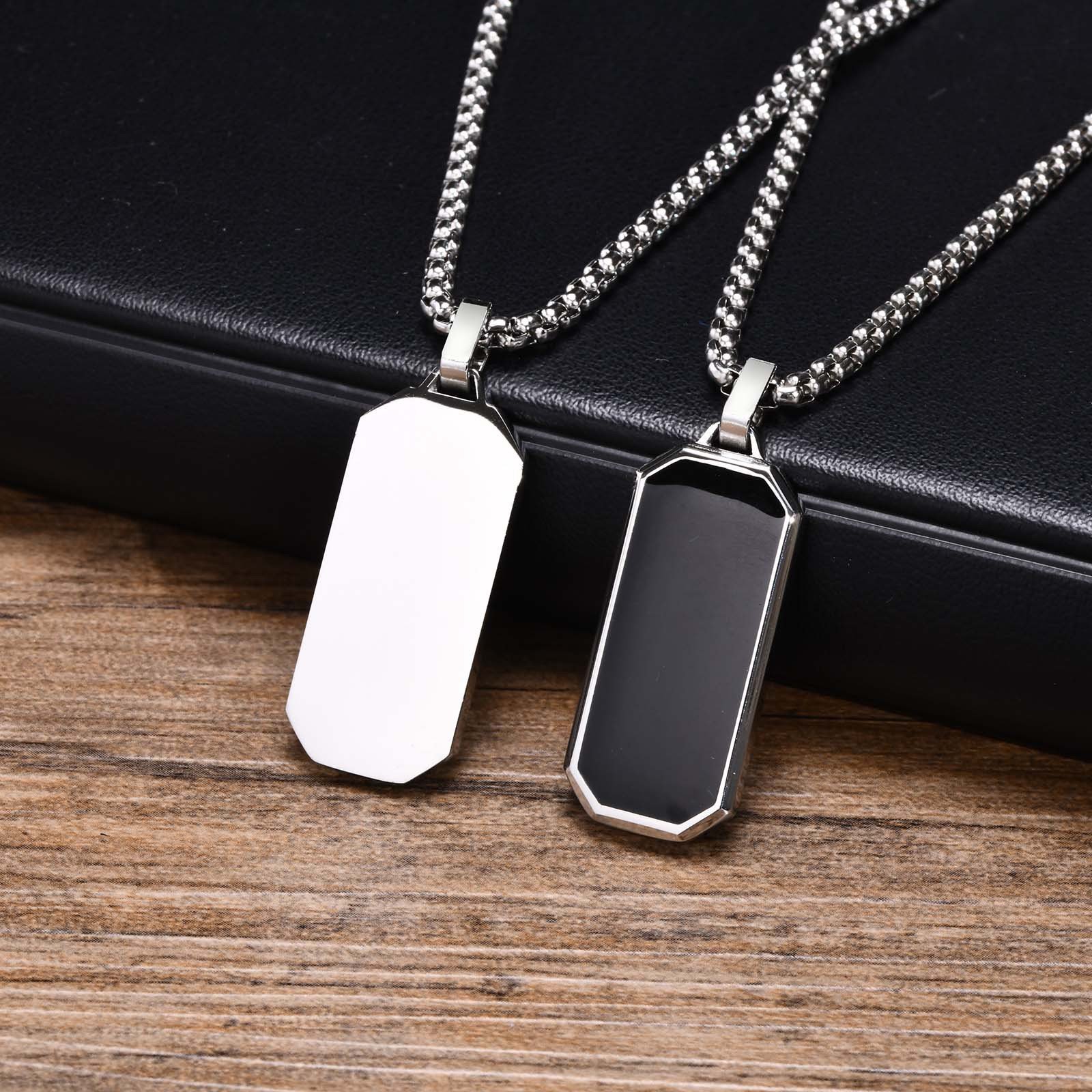 WM-P92 Silver Men, Women Necklace Pendant with Chain